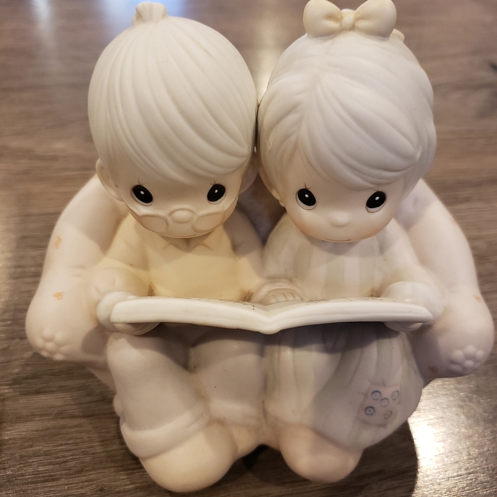 Precious Moments couple